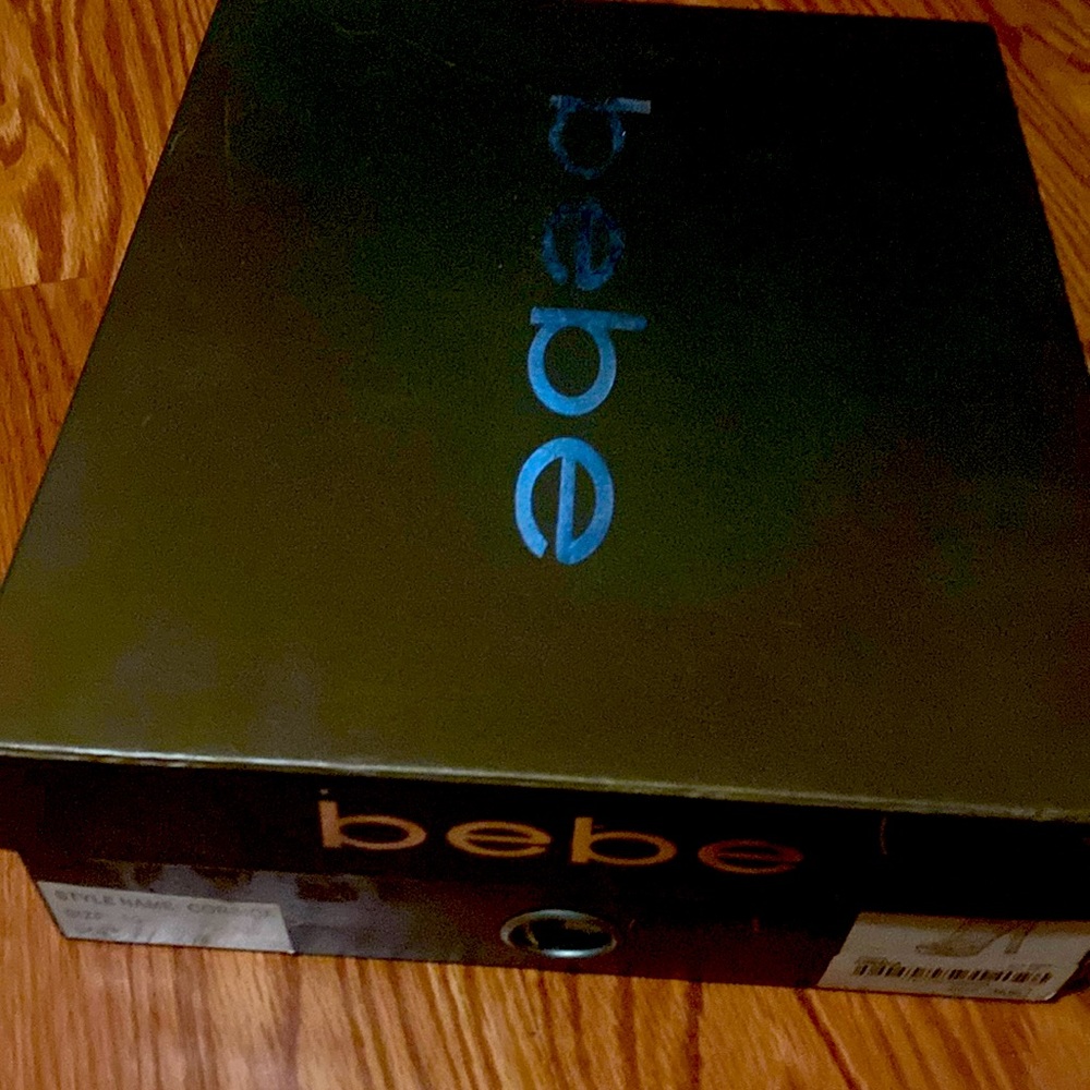 White Bebe heals brand new size 10